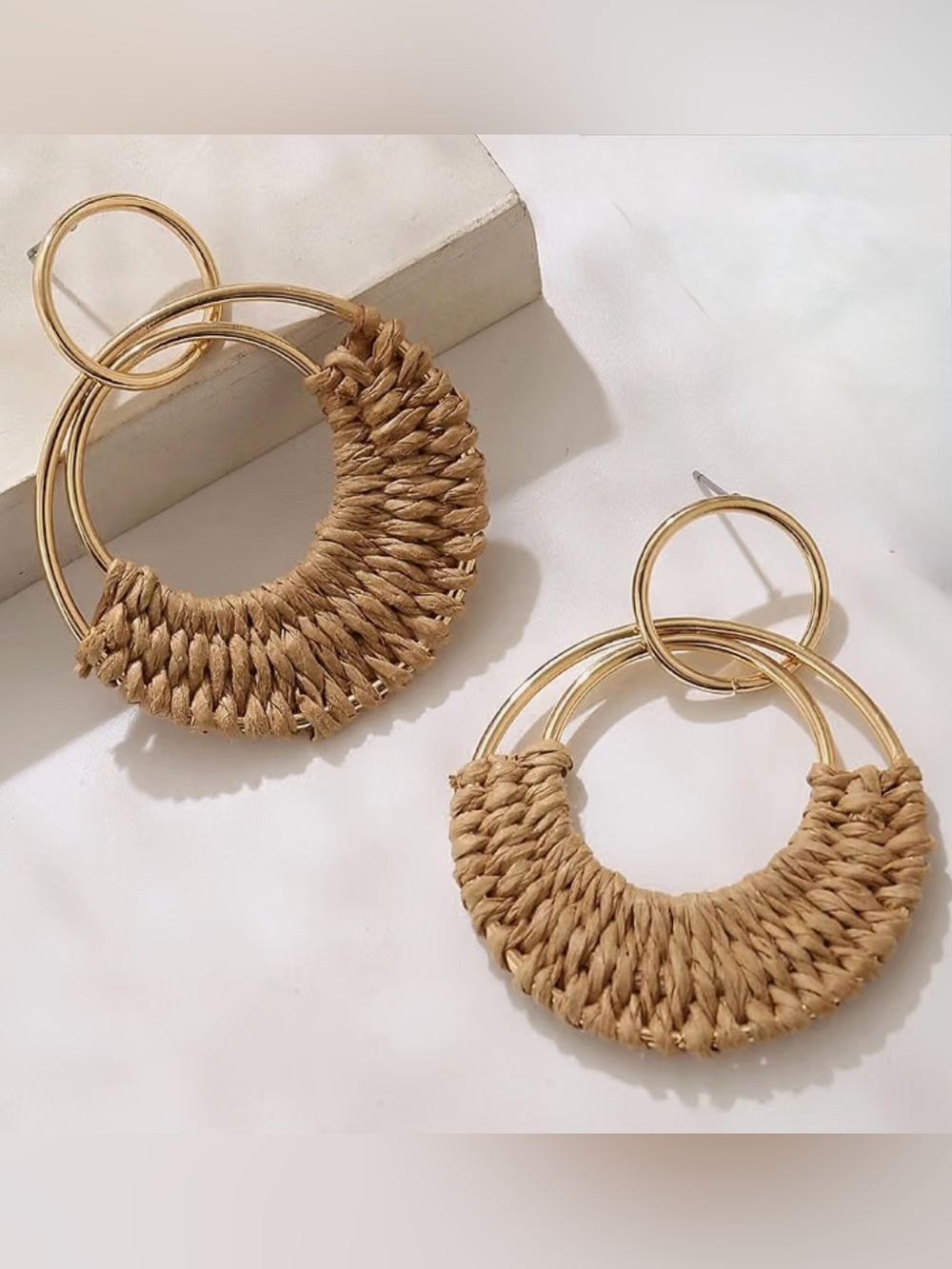 ❤️ Handwoven Tan Raffia Post Earrings Gold Hoop Basket Weave Bohemian Jewelry